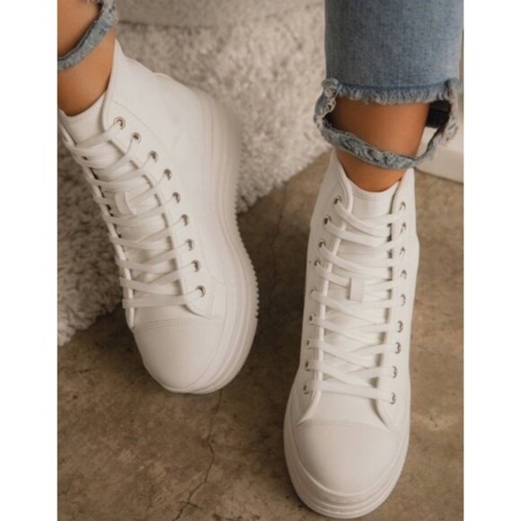 NIB Chunky White Vegan Leather Platform High Top Sneakers Streetwear Y2K Revive - Picture 1 of 10
